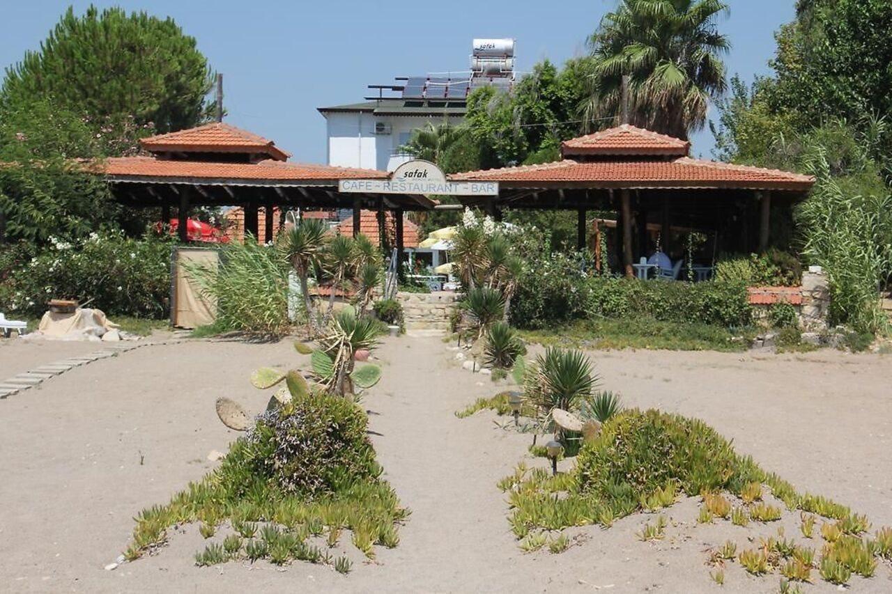 As Queen Beach Hotel Kizilot Exterior photo